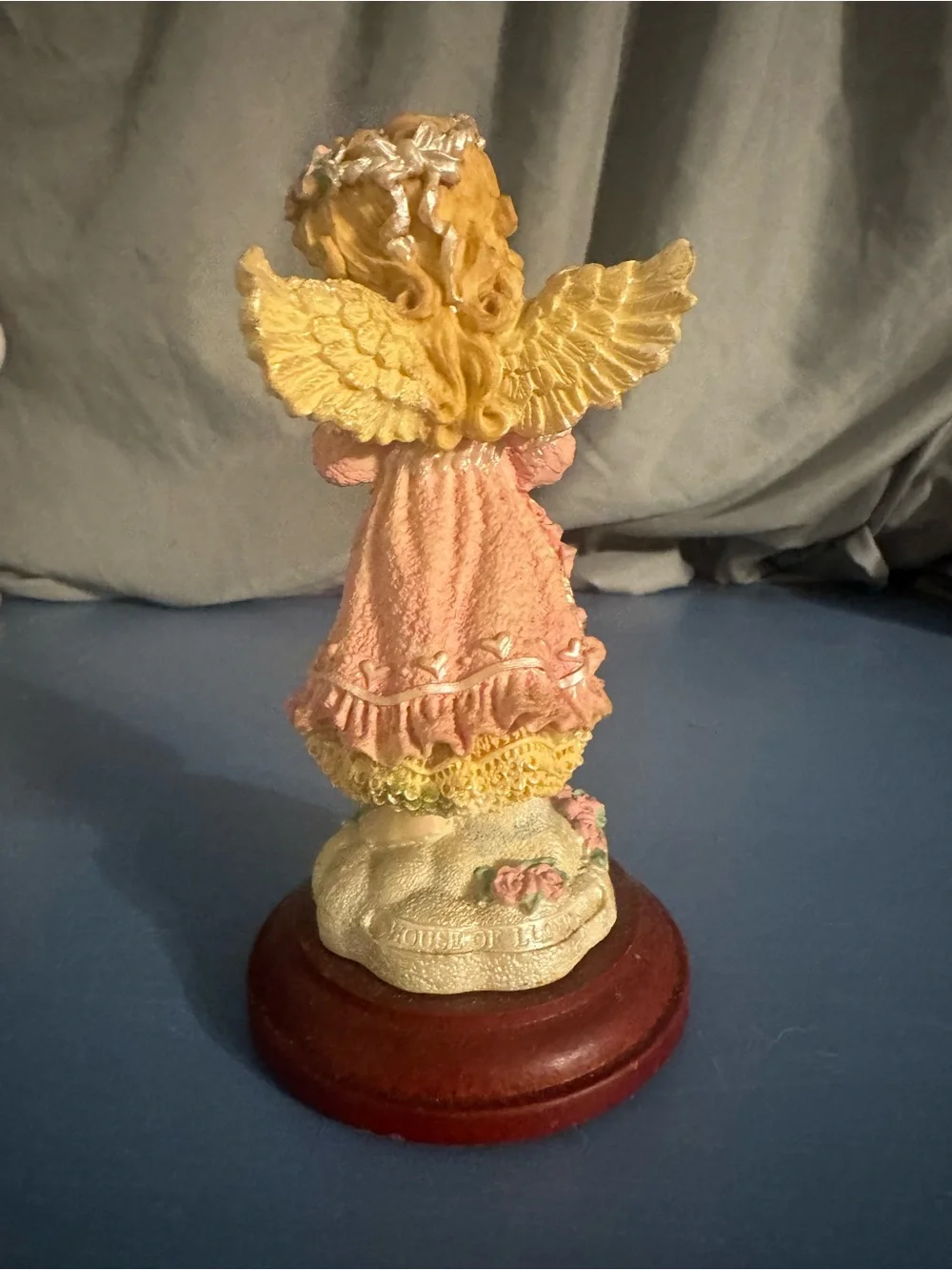 Vintage House Of Lloyd Giving Angel 1996 Christmas Around the World Figurine